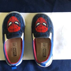 Gap toddler SPIDER MAN slip on canvas shoes